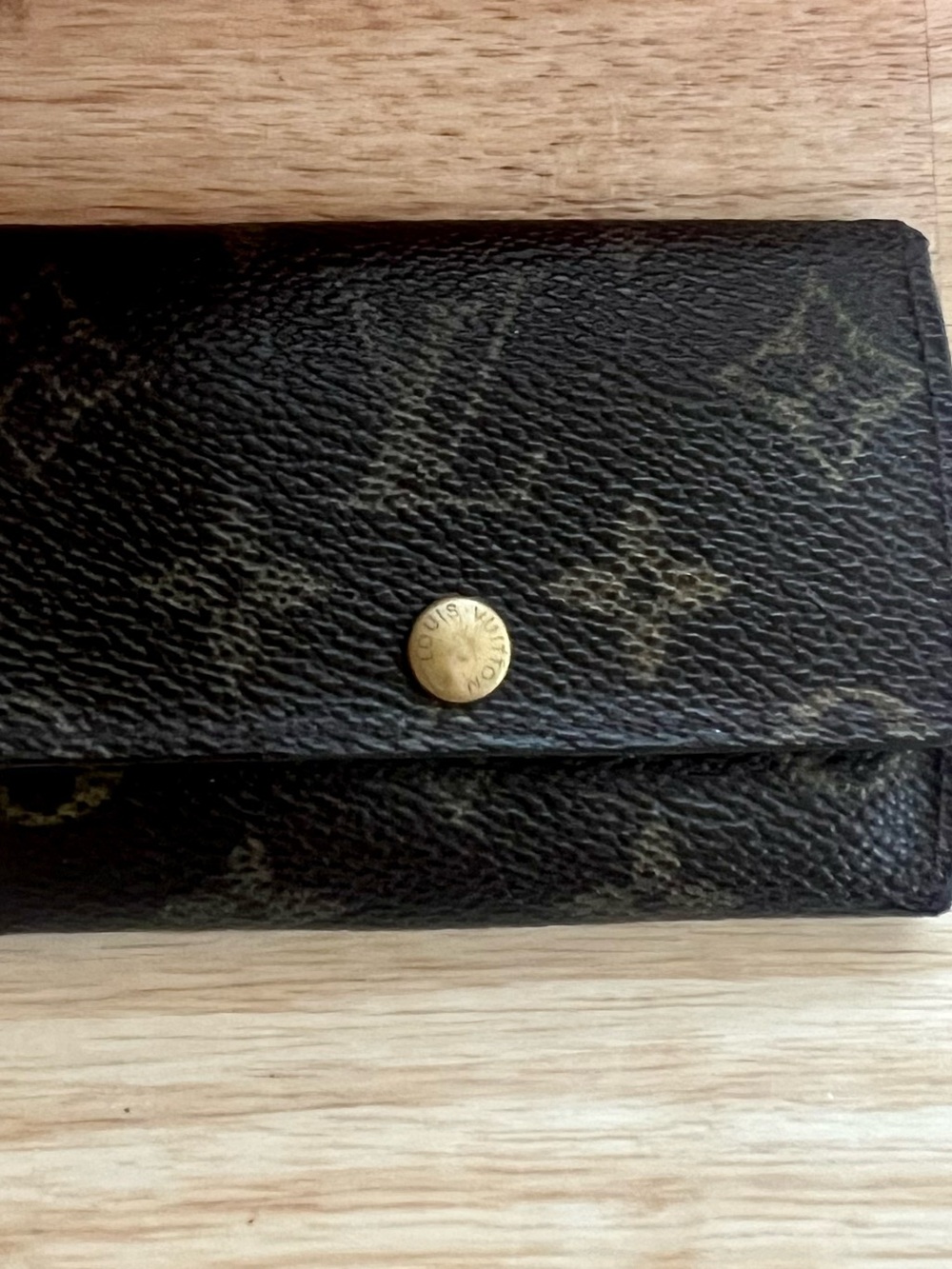 Classic Brown Louis Vuitton Monogram 6 key case holder